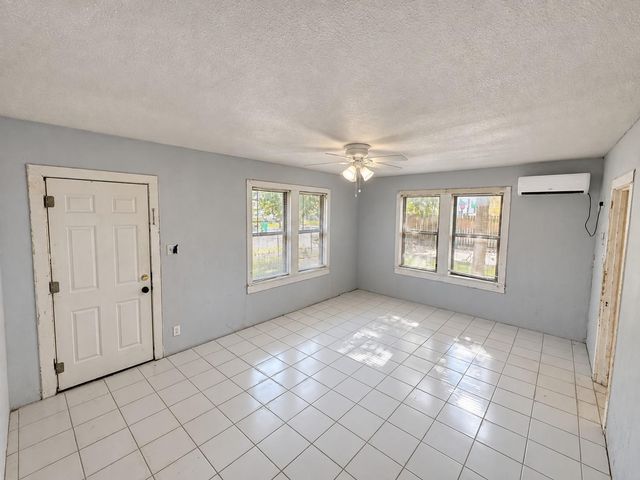 113 W Lobit Street, Baytown, TX 77520