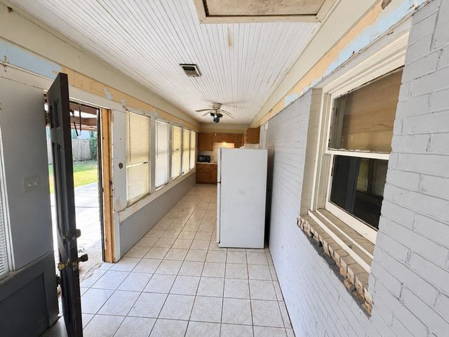 113 W Lobit Street, Baytown, TX 77520