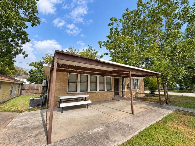 113 W Lobit Street, Baytown, TX 77520