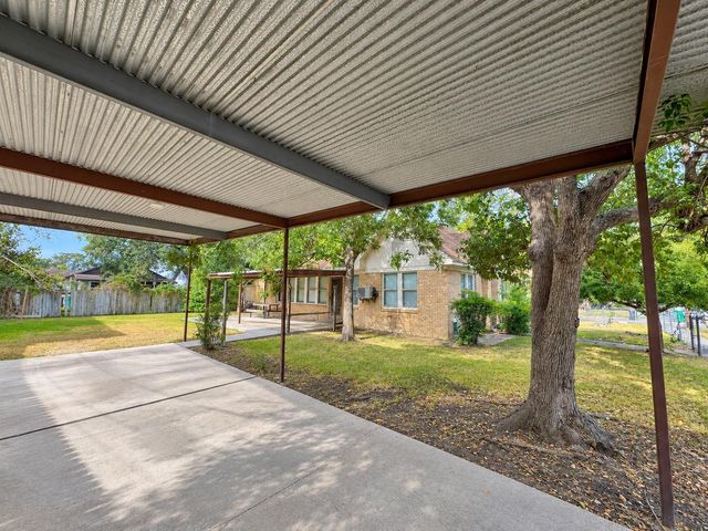 113 W Lobit Street, Baytown, TX 77520