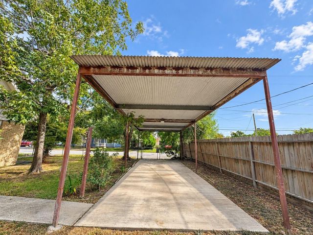 113 W Lobit Street, Baytown, TX 77520