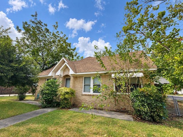 113 W Lobit Street, Baytown, TX 77520