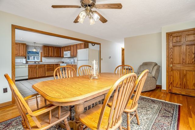52 Alice Ave, Fitchburg, MA 01420
