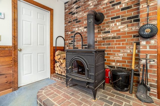 52 Alice Ave, Fitchburg, MA 01420