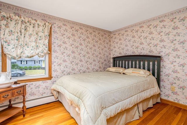 52 Alice Ave, Fitchburg, MA 01420