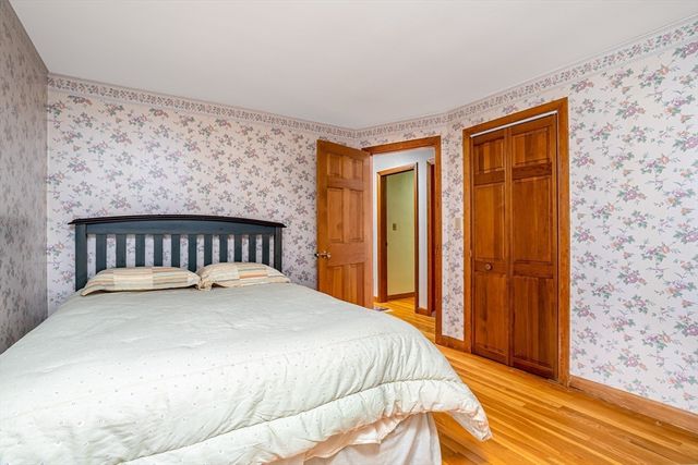 52 Alice Ave, Fitchburg, MA 01420