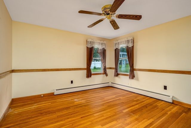52 Alice Ave, Fitchburg, MA 01420