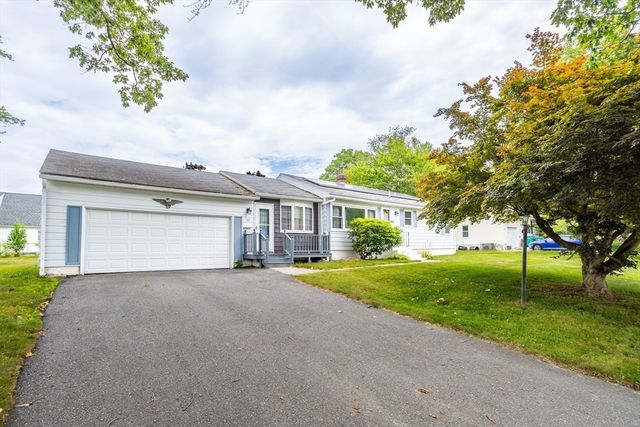 52 Alice Ave, Fitchburg, MA 01420
