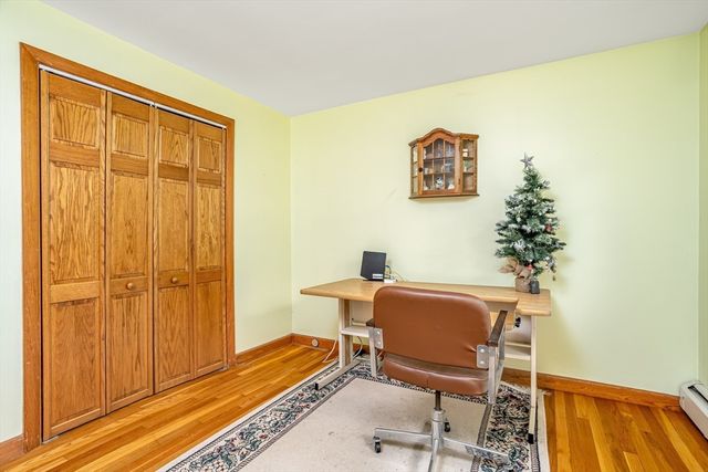 52 Alice Ave, Fitchburg, MA 01420
