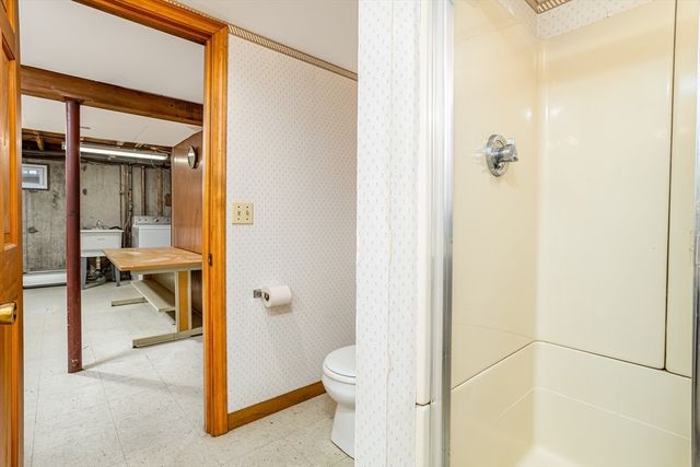 52 Alice Ave, Fitchburg, MA 01420
