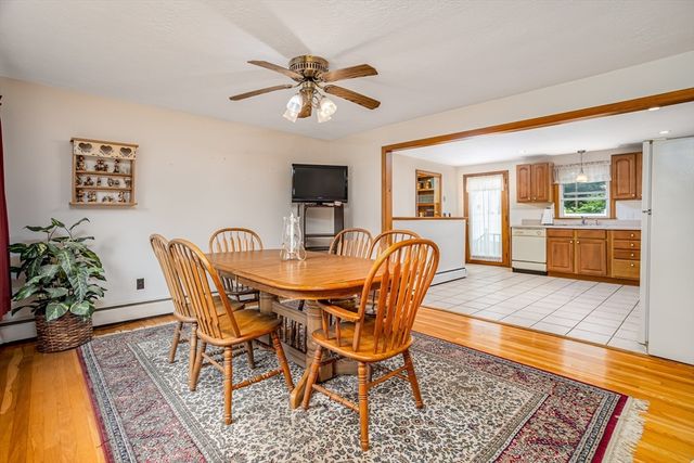 52 Alice Ave, Fitchburg, MA 01420