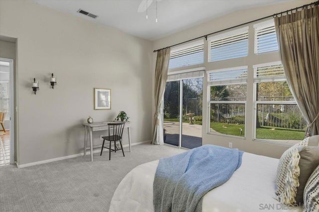 2385 Amber Oak Ln, Escondido, CA 92027