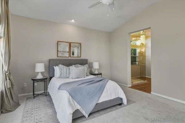 2385 Amber Oak Ln, Escondido, CA 92027