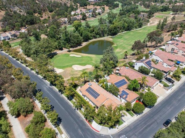 2385 Amber Oak Ln, Escondido, CA 92027