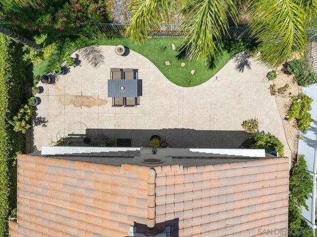 2385 Amber Oak Ln, Escondido, CA 92027