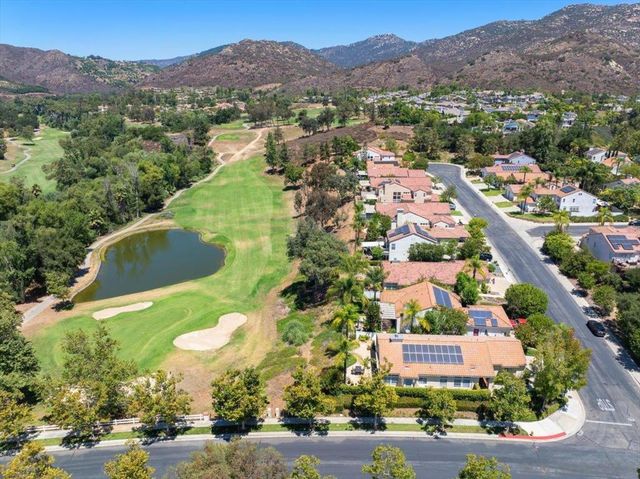 2385 Amber Oak Ln, Escondido, CA 92027