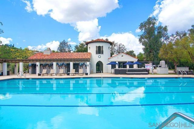 2385 Amber Oak Ln, Escondido, CA 92027