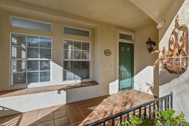 2385 Amber Oak Ln, Escondido, CA 92027