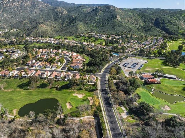 2385 Amber Oak Ln, Escondido, CA 92027