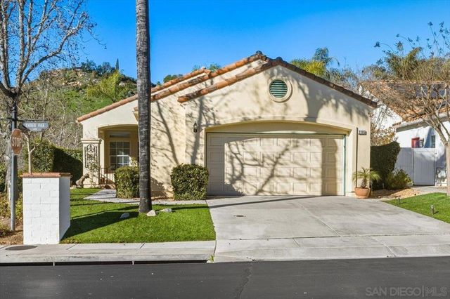2385 Amber Oak Ln, Escondido, CA 92027