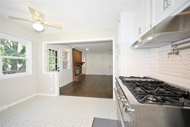1710 NE 68th Street, Kansas City, MO 64118