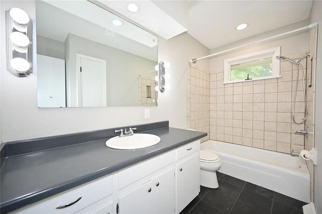 1710 NE 68th Street, Kansas City, MO 64118
