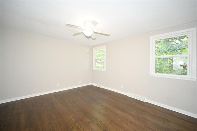 1710 NE 68th Street, Kansas City, MO 64118
