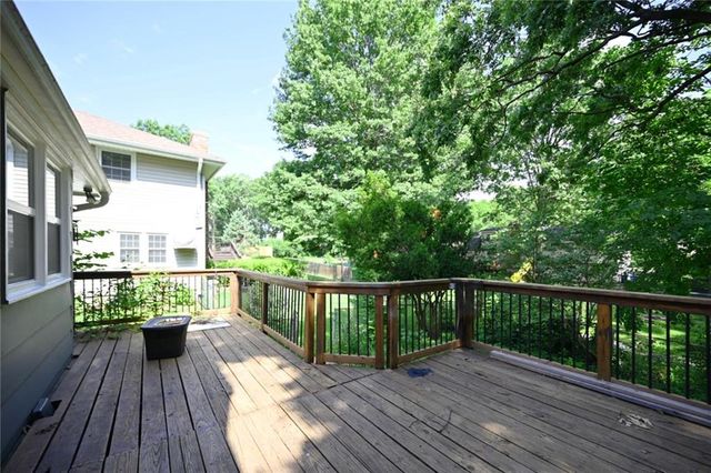 1710 NE 68th Street, Kansas City, MO 64118