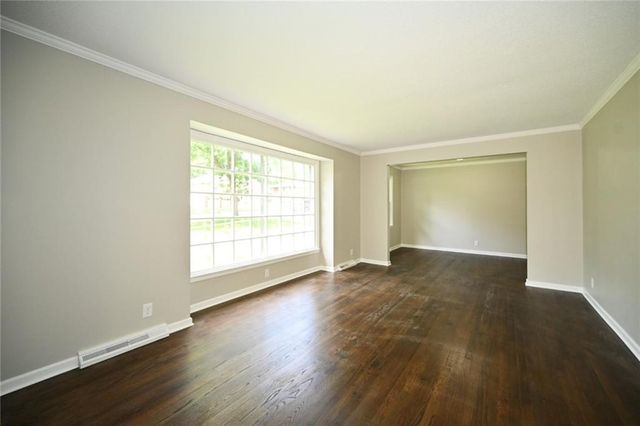 1710 NE 68th Street, Kansas City, MO 64118