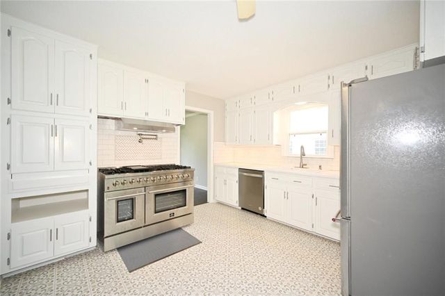 1710 NE 68th Street, Kansas City, MO 64118