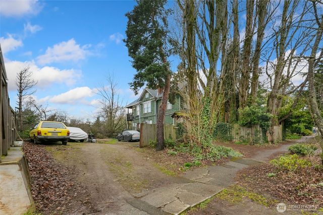 333 17th Avenue, Seattle, WA 98122