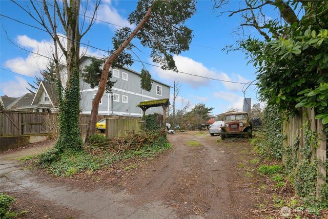 333 17th Avenue, Seattle, WA 98122