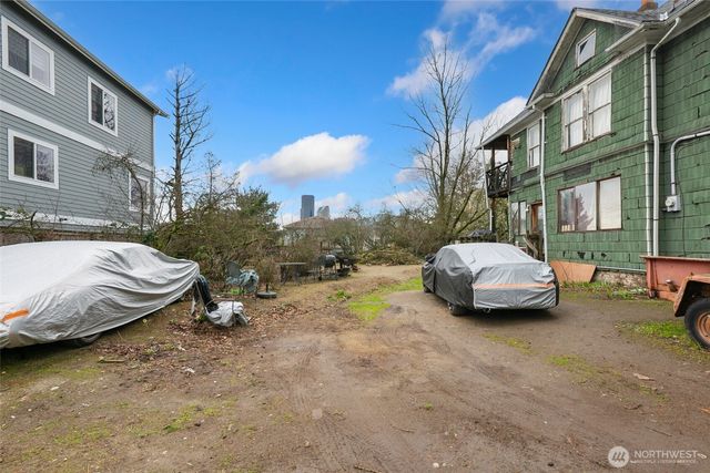 333 17th Avenue, Seattle, WA 98122
