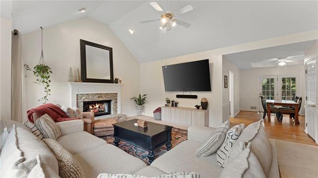 1086 Fieldstone Drive, Canton, GA 30114