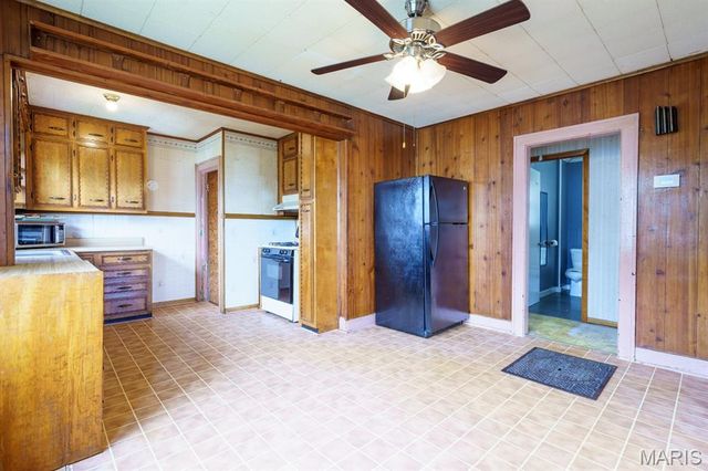 2470 Center Street, Granite City, IL 62040
