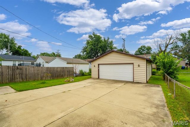 2470 Center Street, Granite City, IL 62040