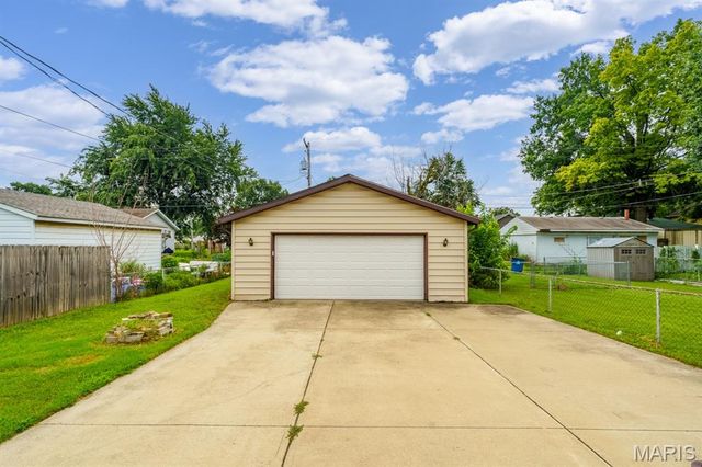 2470 Center Street, Granite City, IL 62040