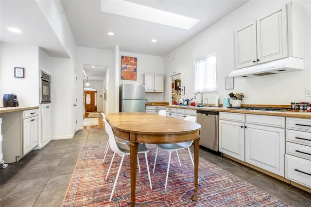 728 E UNIVERSITY AVENUE, Gainesville, FL 32601