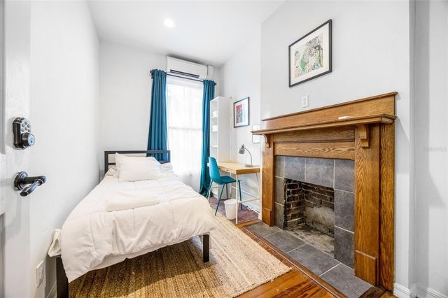 728 E UNIVERSITY AVENUE, Gainesville, FL 32601