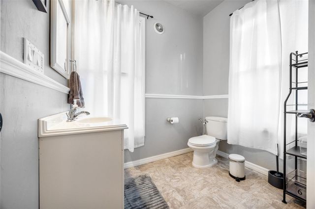 728 E UNIVERSITY AVENUE, Gainesville, FL 32601