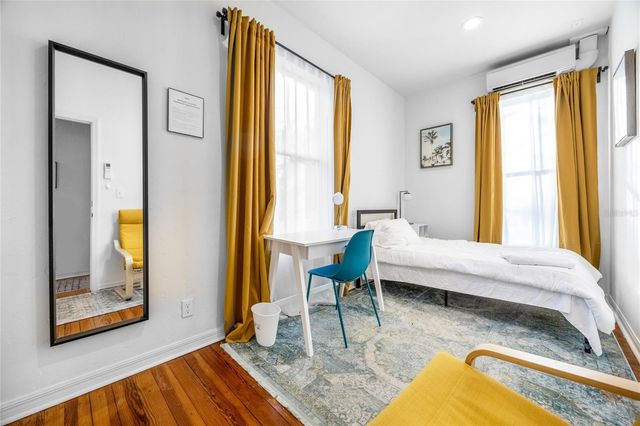 728 E UNIVERSITY AVENUE, Gainesville, FL 32601