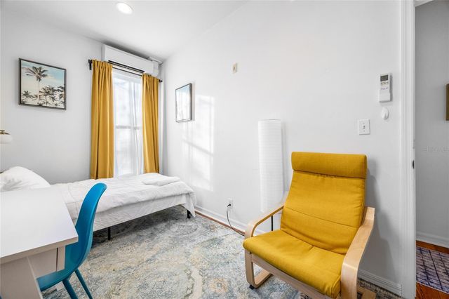 728 E UNIVERSITY AVENUE, Gainesville, FL 32601