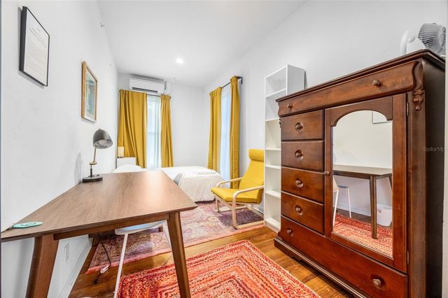 728 E UNIVERSITY AVENUE, Gainesville, FL 32601