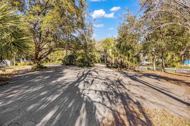 728 E UNIVERSITY AVENUE, Gainesville, FL 32601