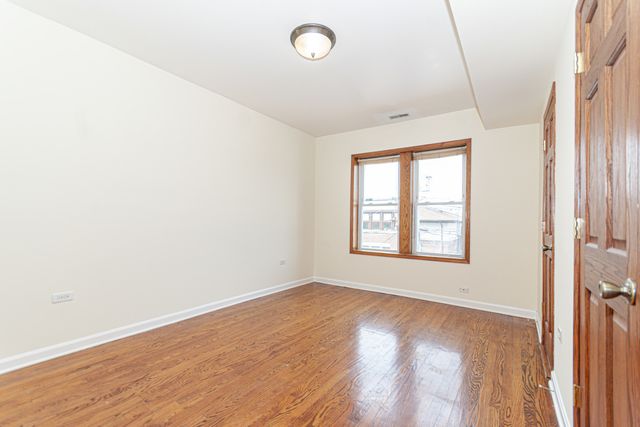 7554 N Claremont Avenue 2, Chicago, IL 60645