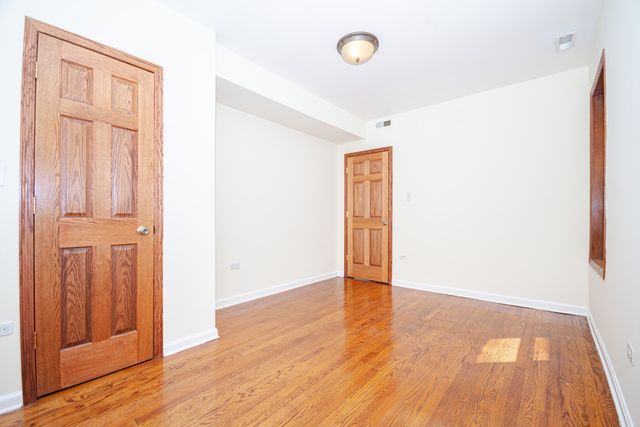 7554 N Claremont Avenue 2, Chicago, IL 60645