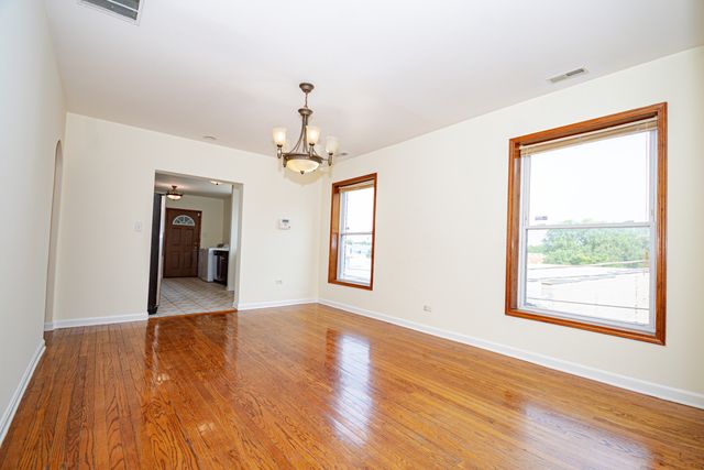 7554 N Claremont Avenue 2, Chicago, IL 60645