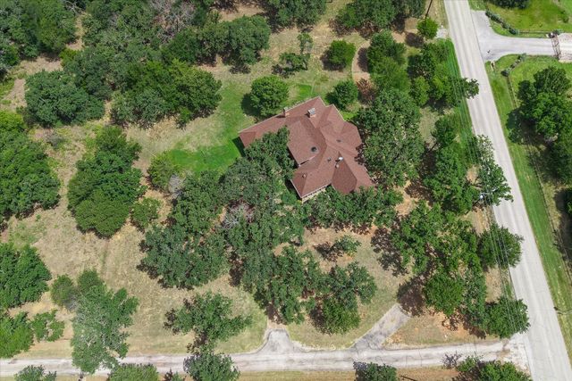 704 Mc Makin Road, Bartonville, TX 76226