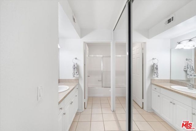 5530 Owensmouth Avenue 316, Woodland Hills (los Angeles), CA 91367