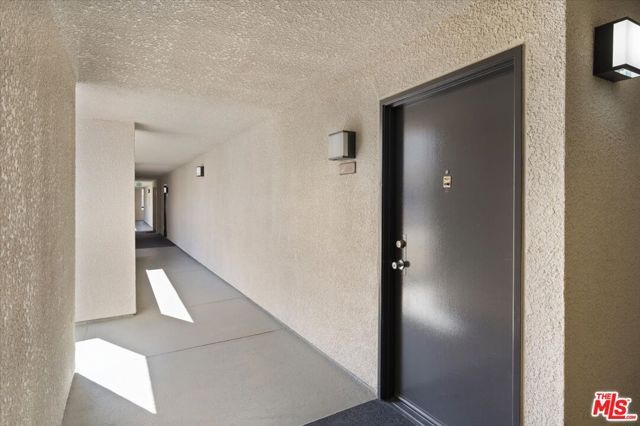 5530 Owensmouth Avenue 316, Woodland Hills (los Angeles), CA 91367